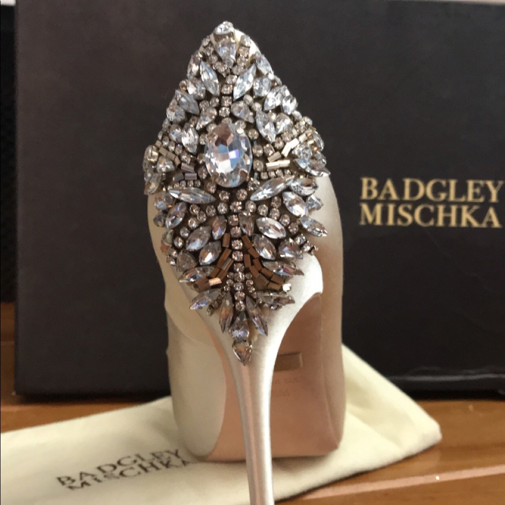 Badgley Mischka shoes! Brand new never worn!!